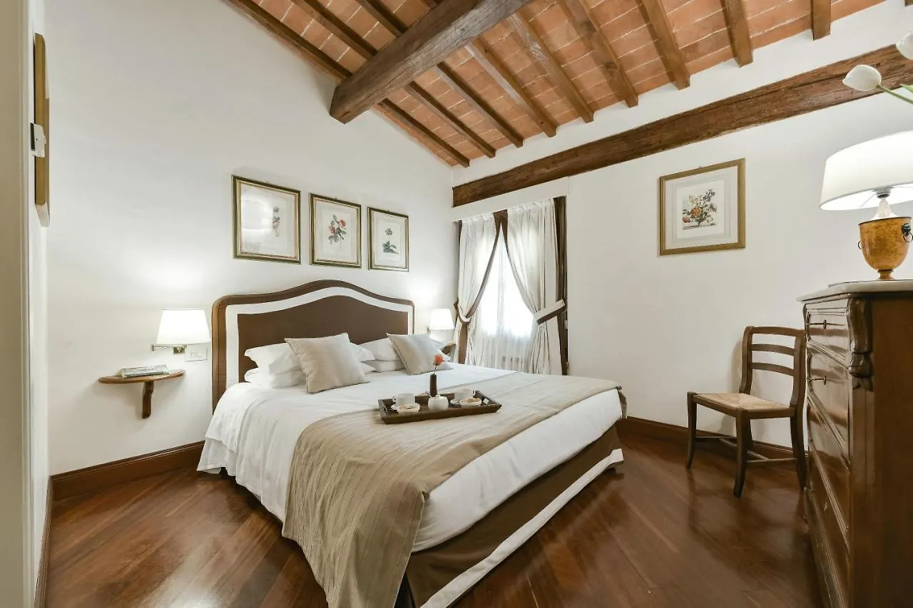 Buonarroti Big Apartment With Terrace In Oltrarno Florenz 0*,