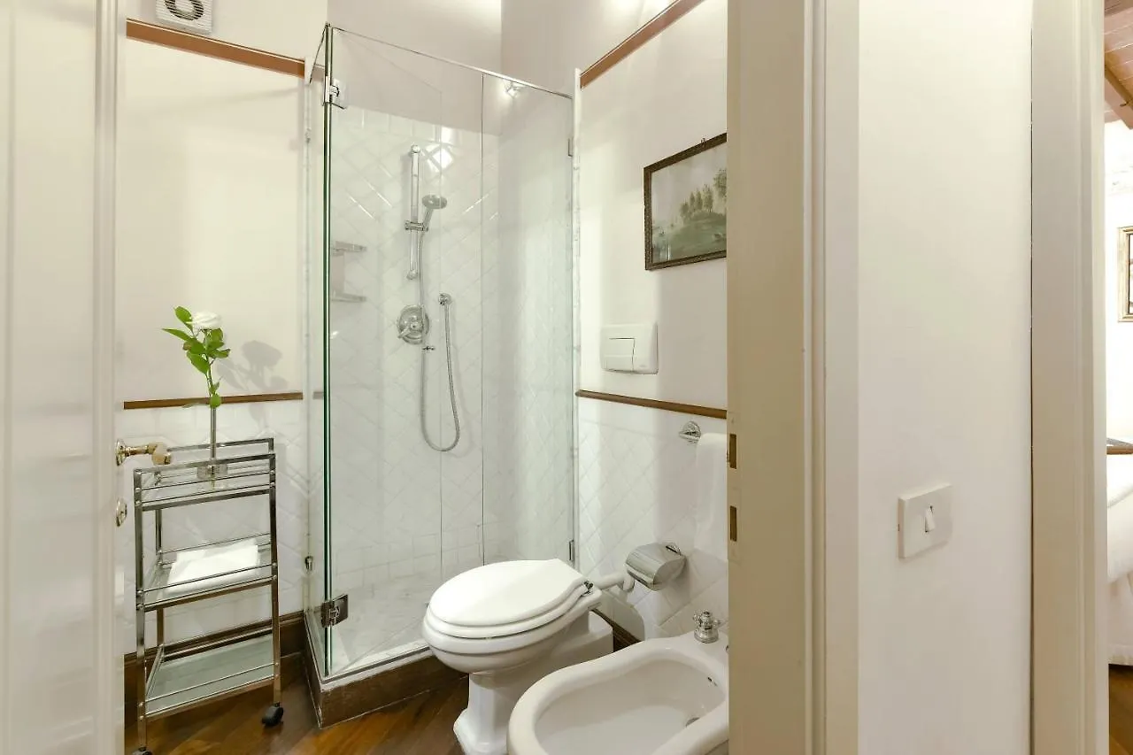 Buonarroti Big Apartment With Terrace In Oltrarno Florenz