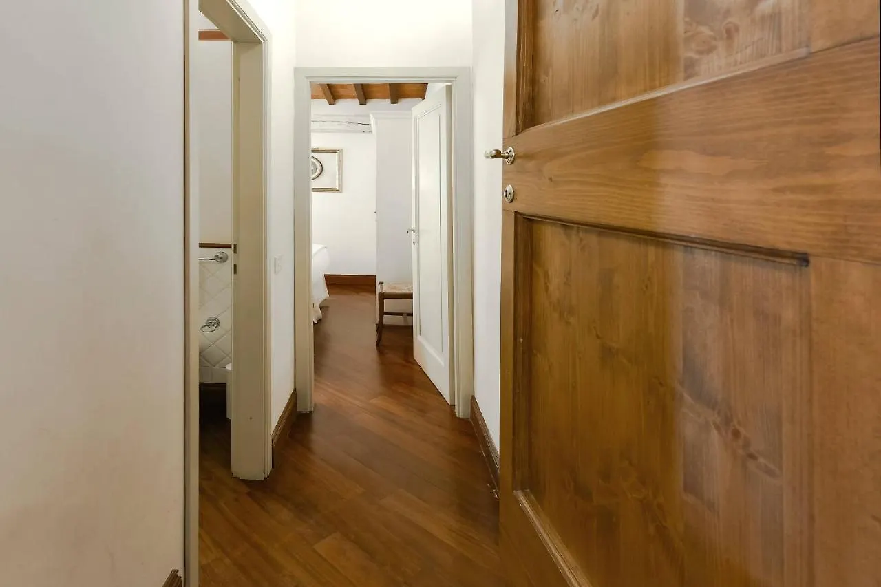 Buonarroti Big Apartment With Terrace In Oltrarno Florenz Italien