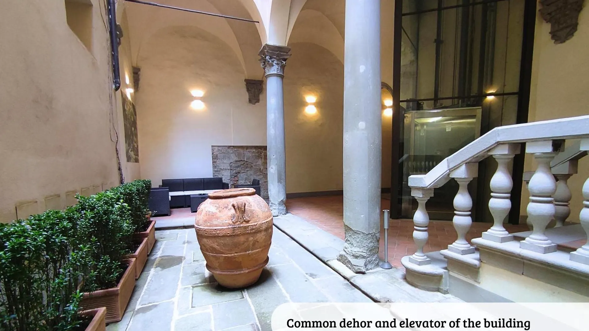 Buonarroti Big Apartment With Terrace In Oltrarno Florenz 0*,